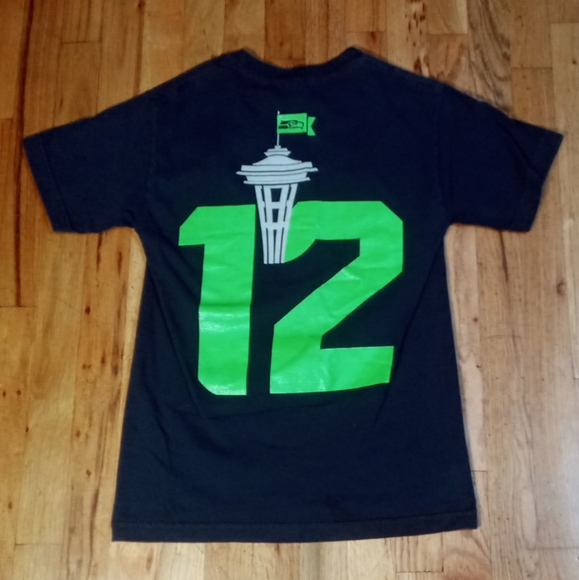 Seattle Seahawks MNF 12th Fan Space Needle t shirt - Picture 4 of 6